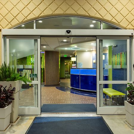 Holiday Inn Express & Suites Plant City By Ihg Exterior photo