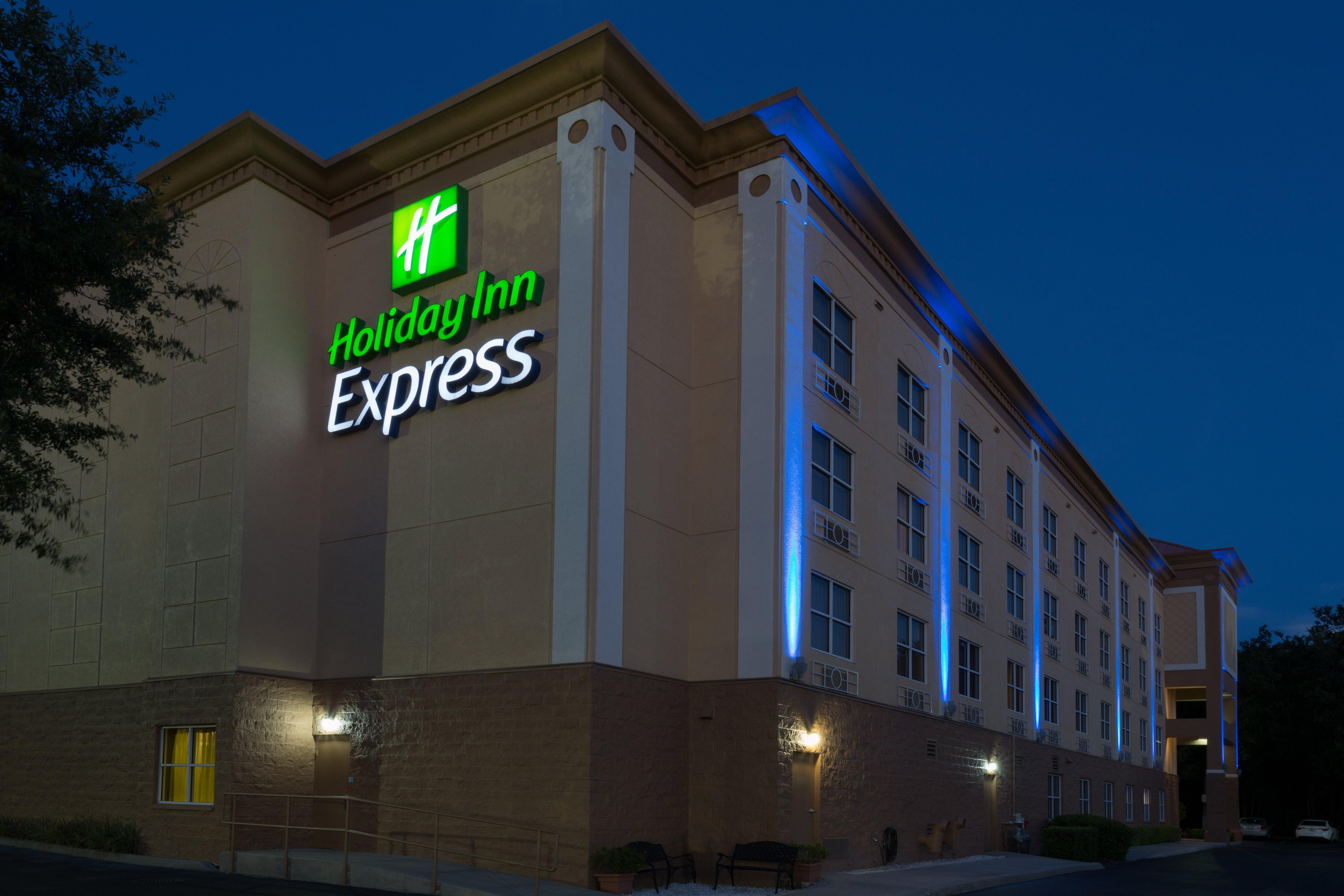 Holiday Inn Express & Suites Plant City By Ihg Exterior photo