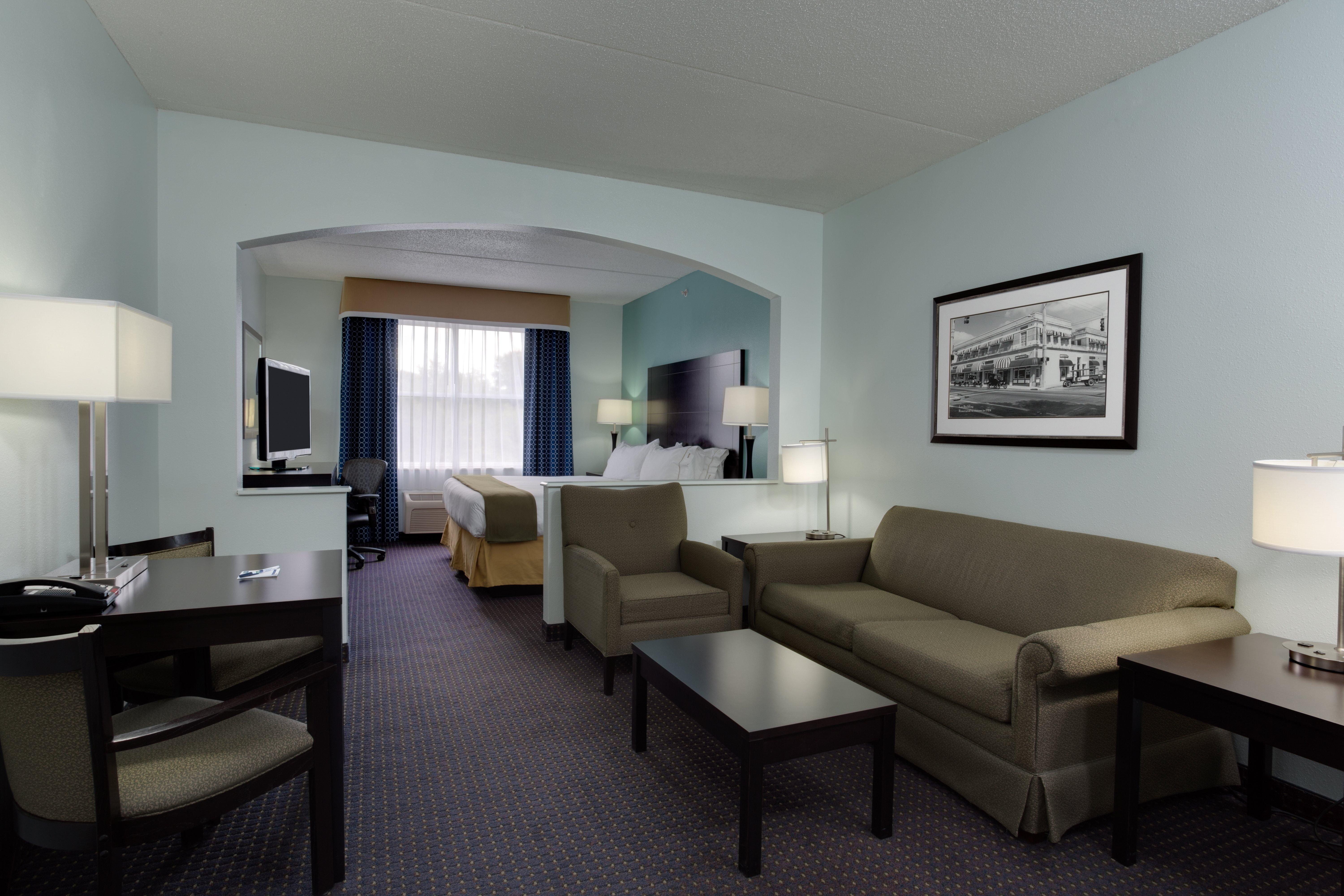 Holiday Inn Express & Suites Plant City By Ihg Exterior photo