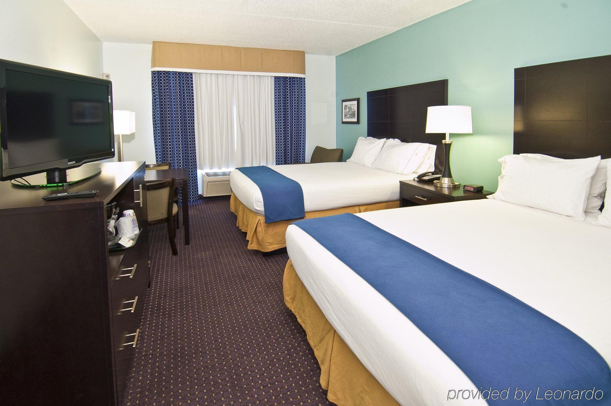 Holiday Inn Express & Suites Plant City By Ihg Exterior photo