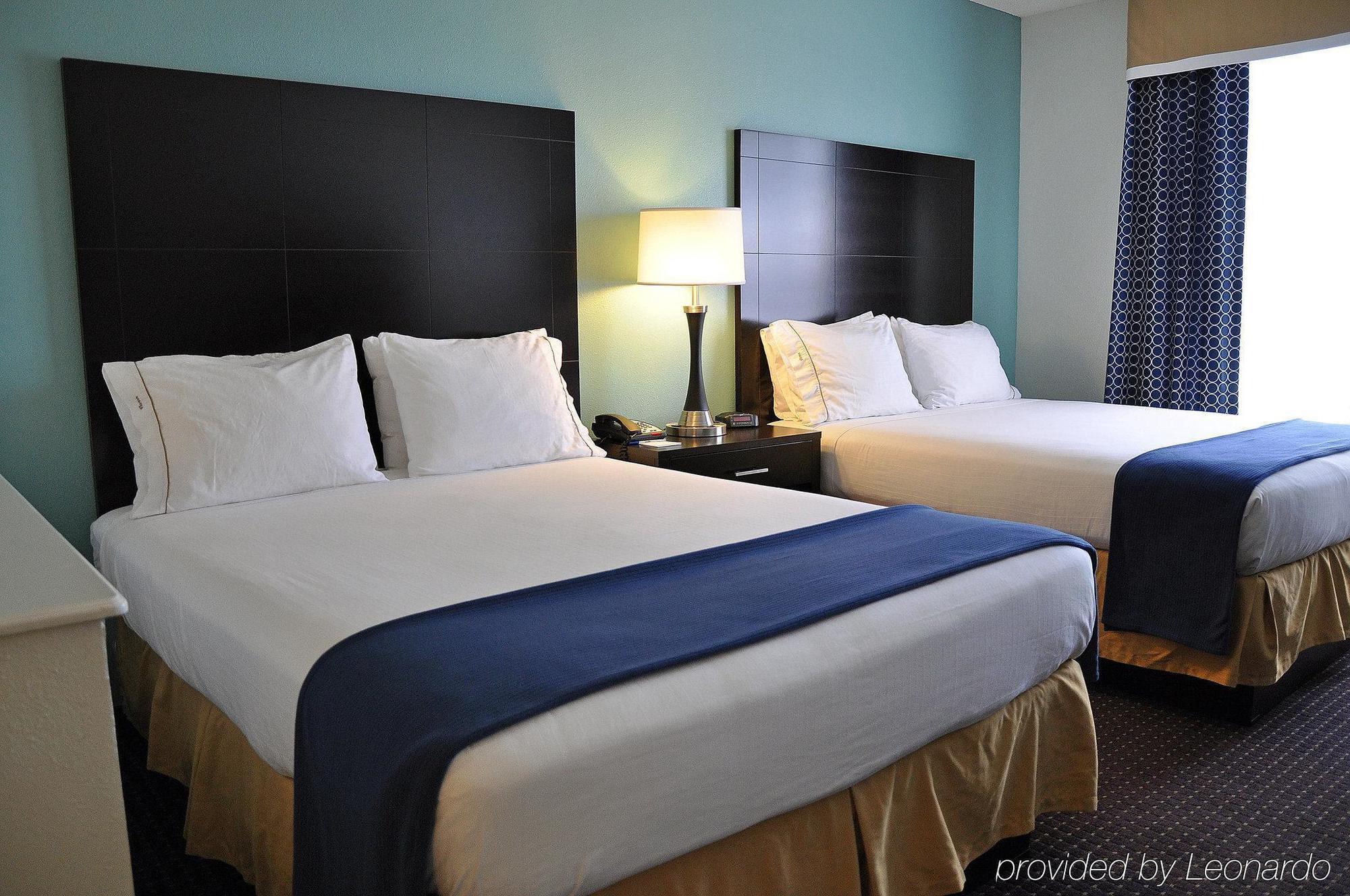 Holiday Inn Express & Suites Plant City By Ihg Exterior photo