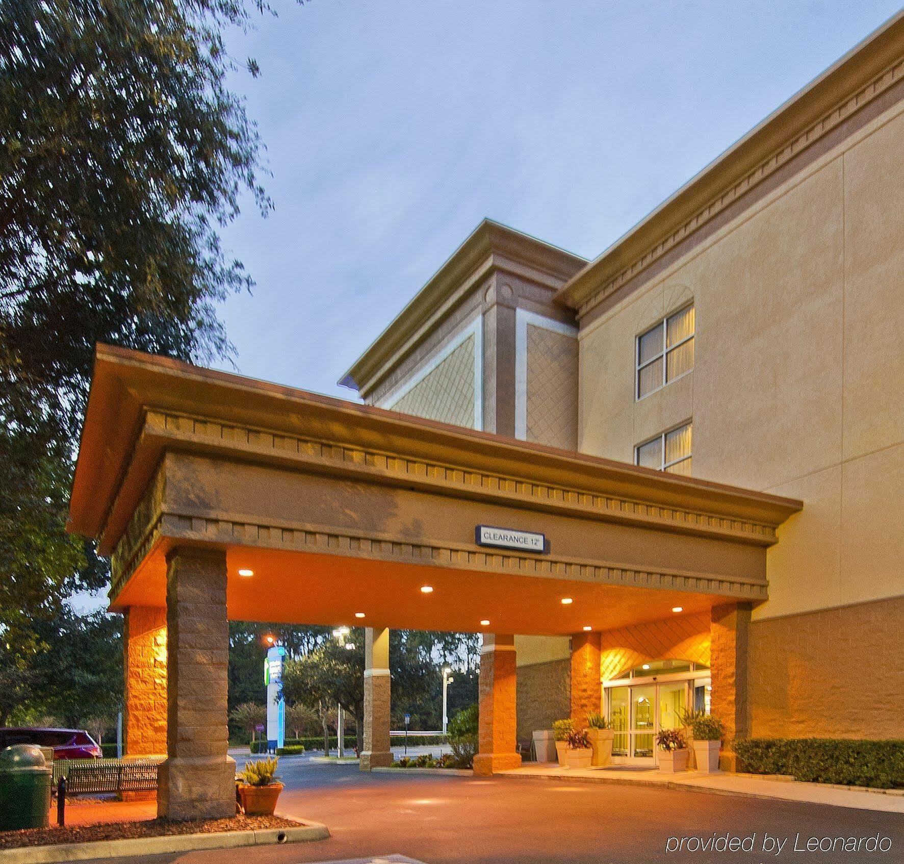 Holiday Inn Express & Suites Plant City By Ihg Exterior photo
